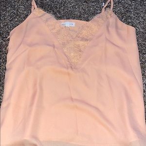 peach tank top